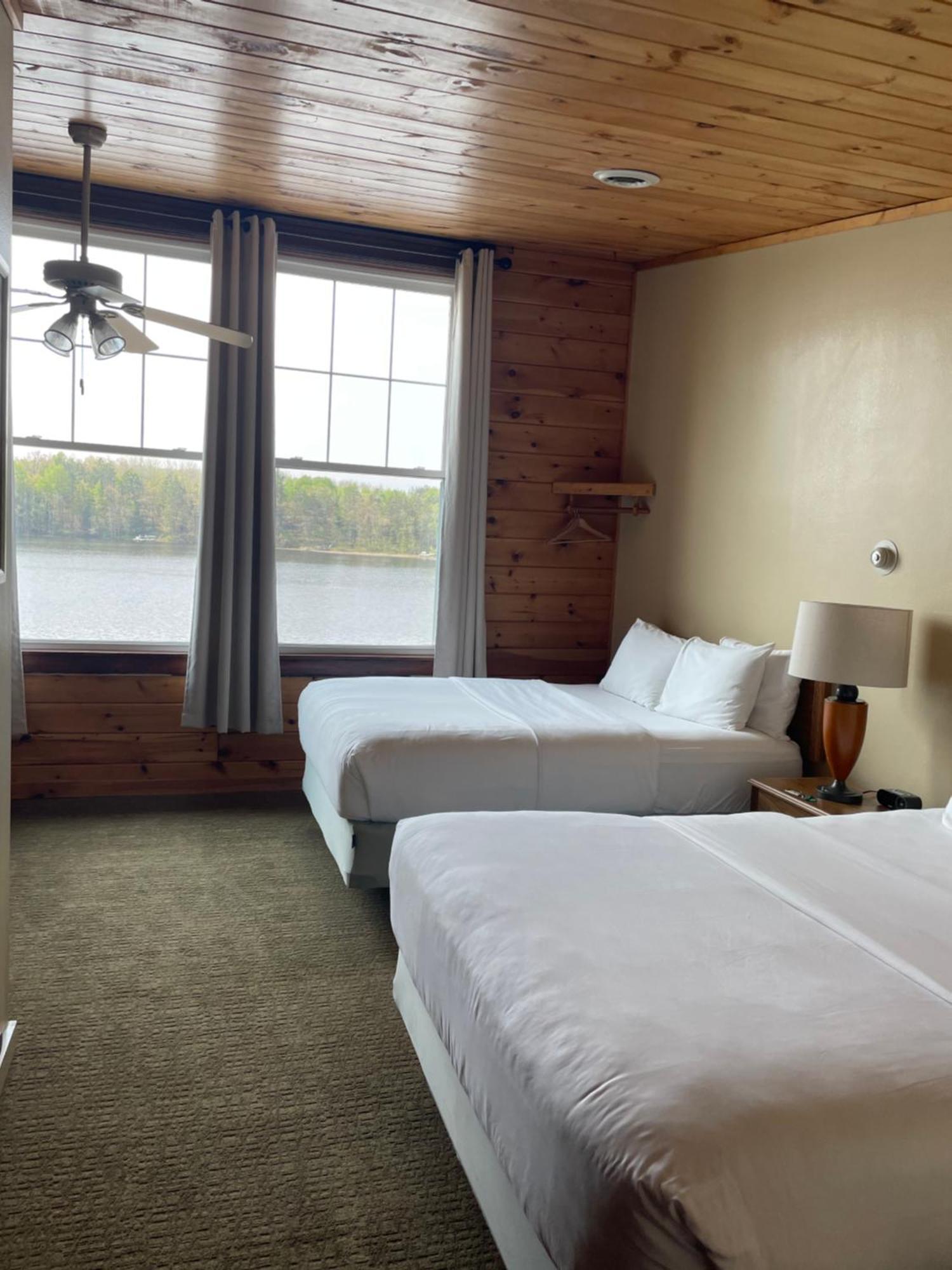 Hanging Horn Lakeside Resort Moose Lake Exteriér fotografie