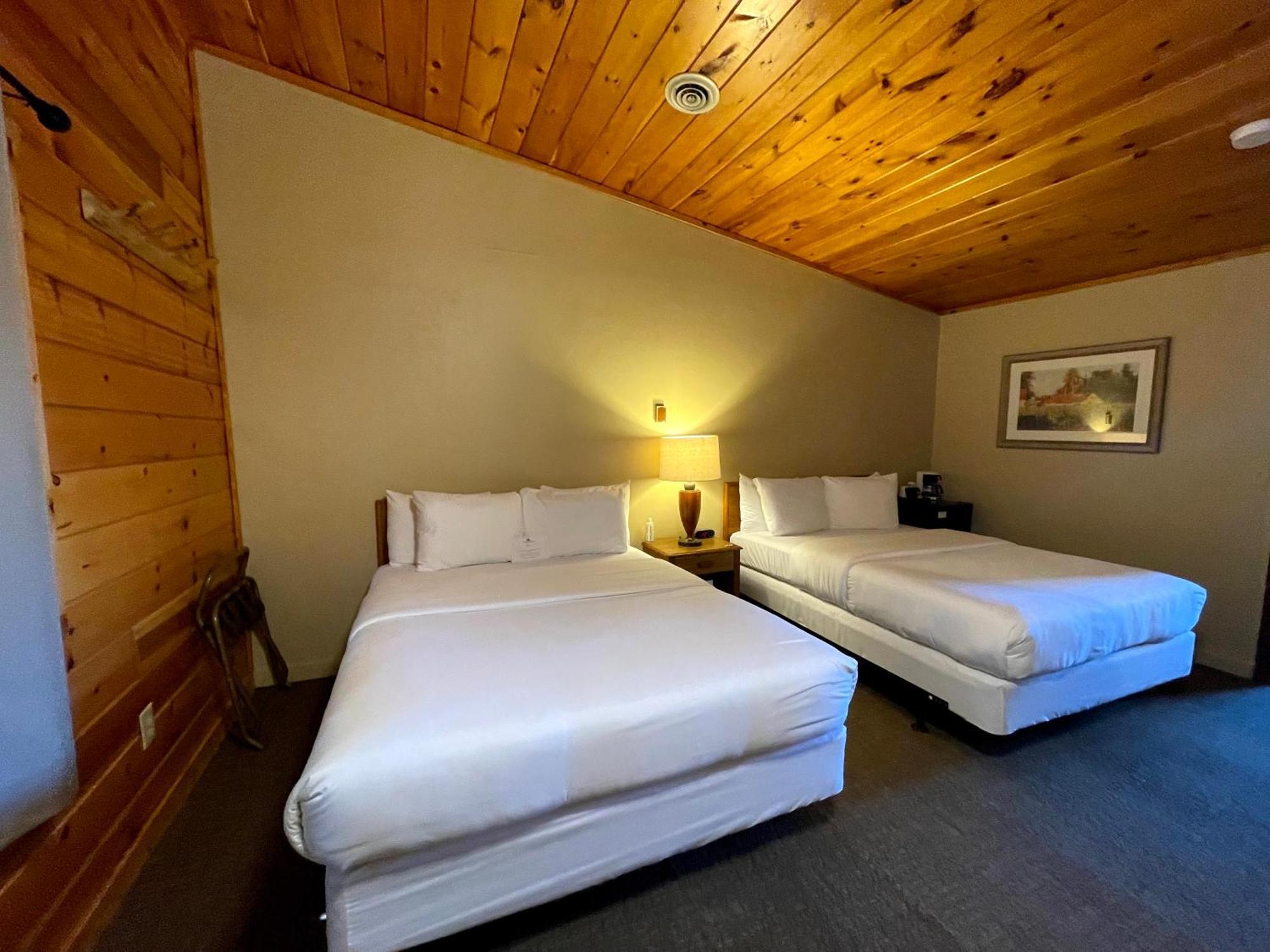 Hanging Horn Lakeside Resort Moose Lake Exteriér fotografie