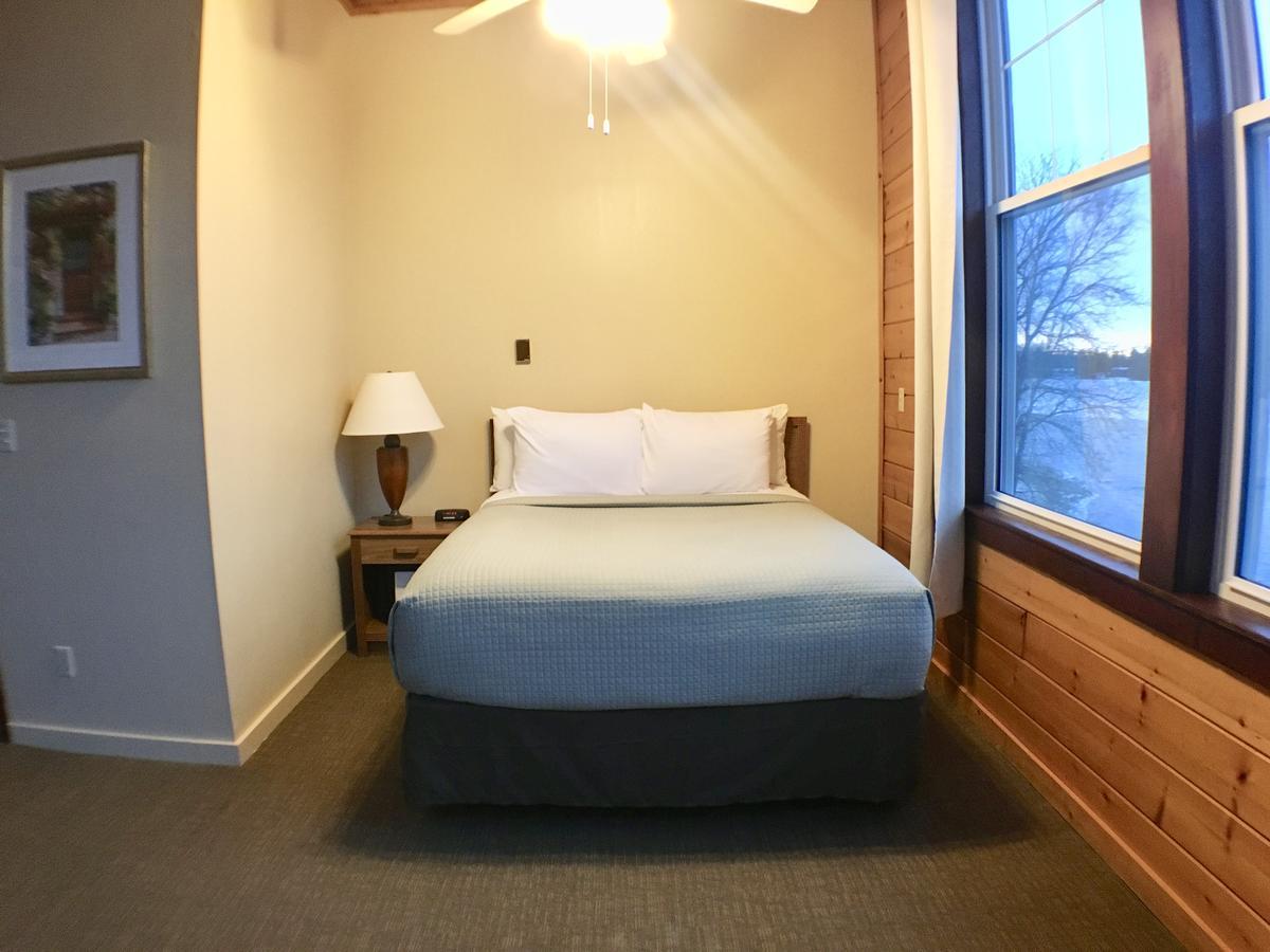 Hanging Horn Lakeside Resort Moose Lake Exteriér fotografie